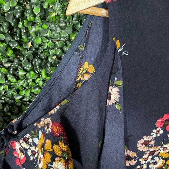 Skies are Blue, Plus Size Floral Print Cold Shoulder Blouse, Women's Size 2XL - Picture 6 of 7